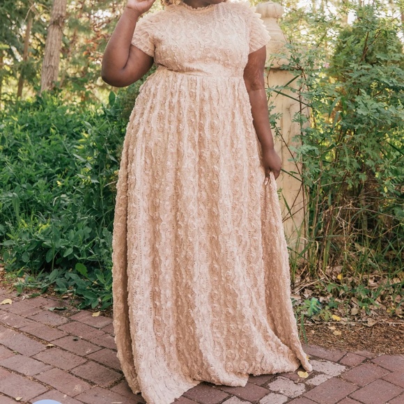 JessaKae Dress - Picture 1 of 3